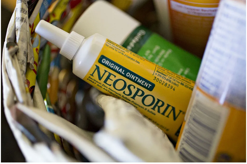 在鼻腔中涂抹孚诺软膏（Neosporin）真的可以帮助预防病毒感染吗？